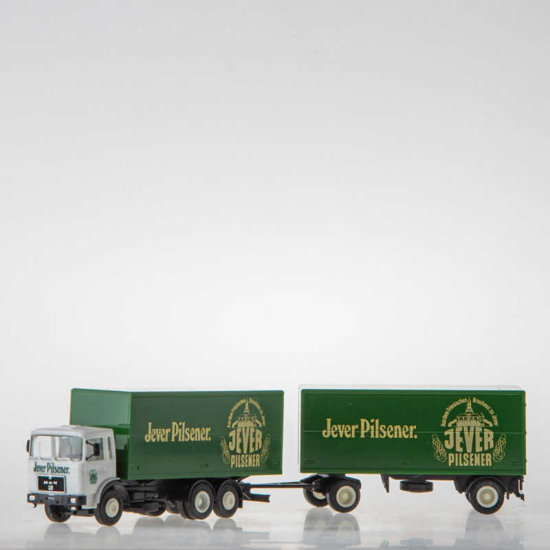 Koffer-H&auml;ngerzug